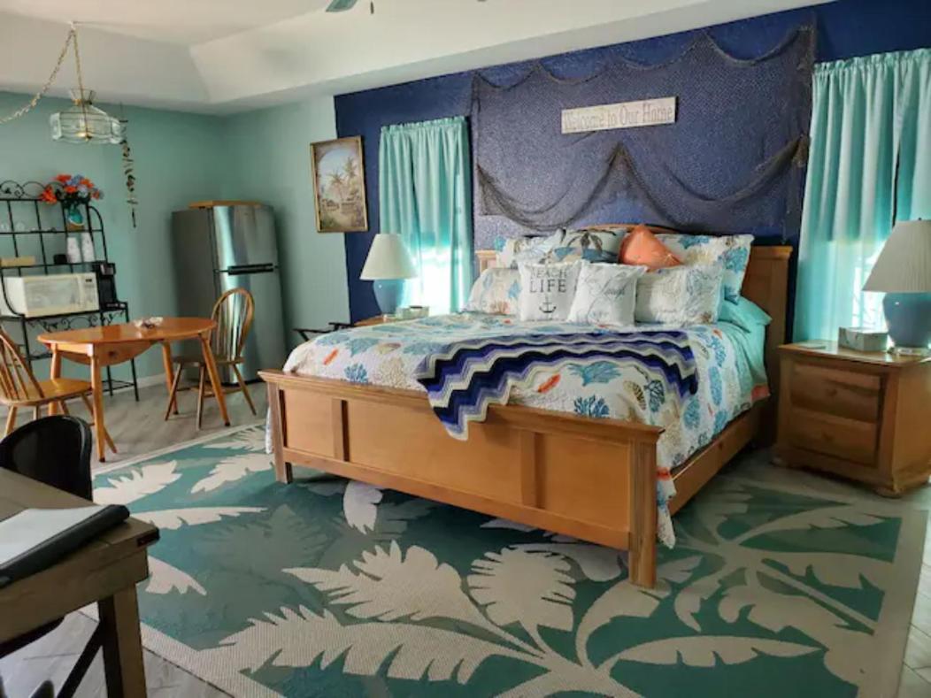 Steve And Cori'S Tropical King Suite 2 North Port Exterior photo