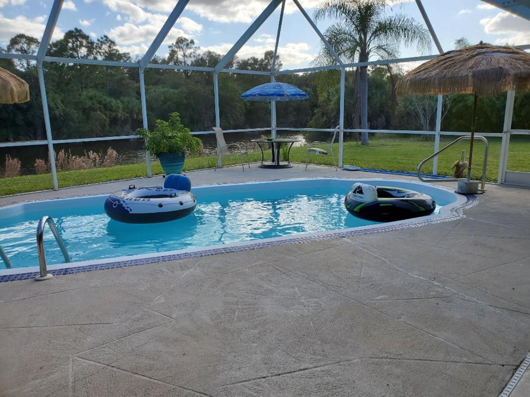 Steve And Cori'S Tropical King Suite 2 North Port Exterior photo